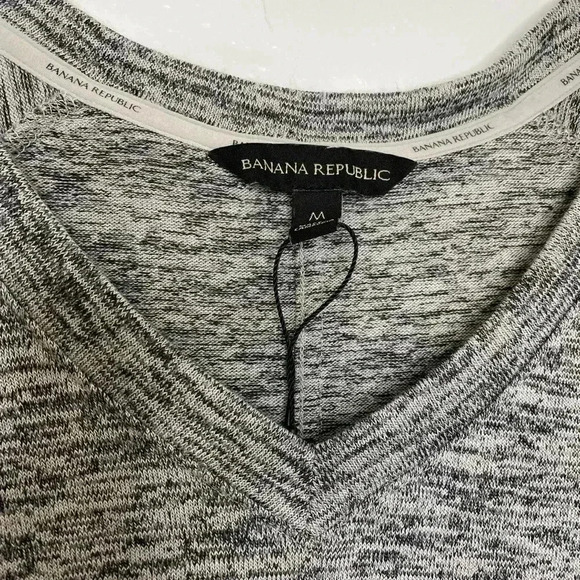 Banana Republic Heather Gray Soft Long Sleeve V Neck Top - Picture 6 of 7